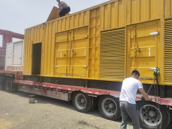 娄星除了负载情况和发动机维护，还有哪些因素会影响 200kw 柴油发电机的油耗？