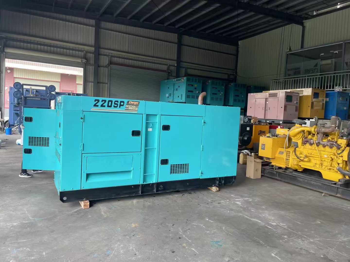 娄星800kW 柴油发电机的输出电流波动范围是多少？