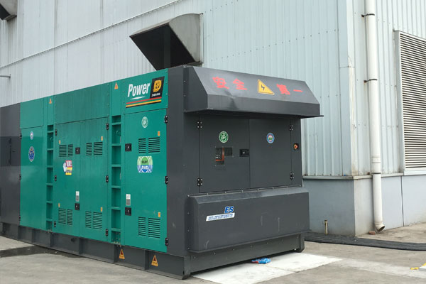 娄星燃油滤清器的更换流程是怎样的？