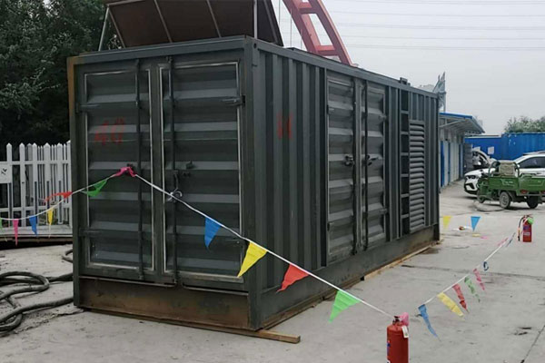 娄星发电机租赁空气滤清器多久更换一次？