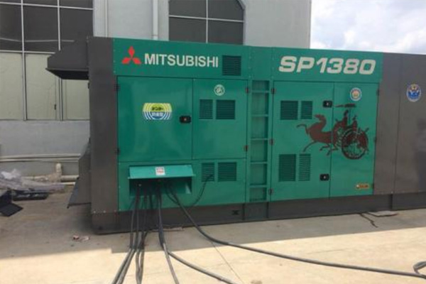 娄星为什么有些柴油发电机组的输出电压可以调节？