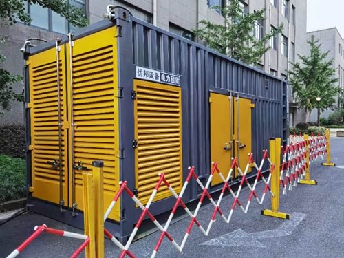 娄星如何使用转速表检查发动机的转速？