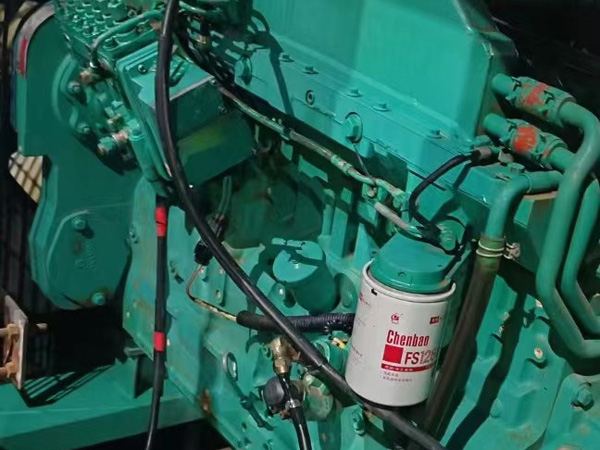 娄星如何确定新的发电机组控制系统是否与原系统兼容？